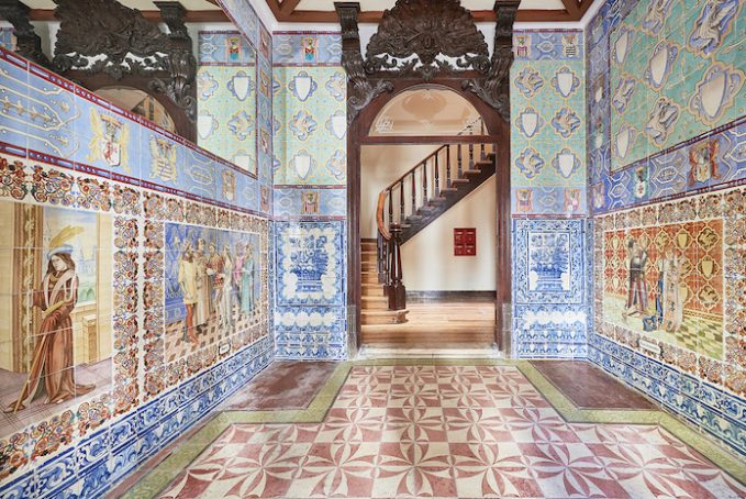 A photo of an old-style tiled lobby in Lisbon.